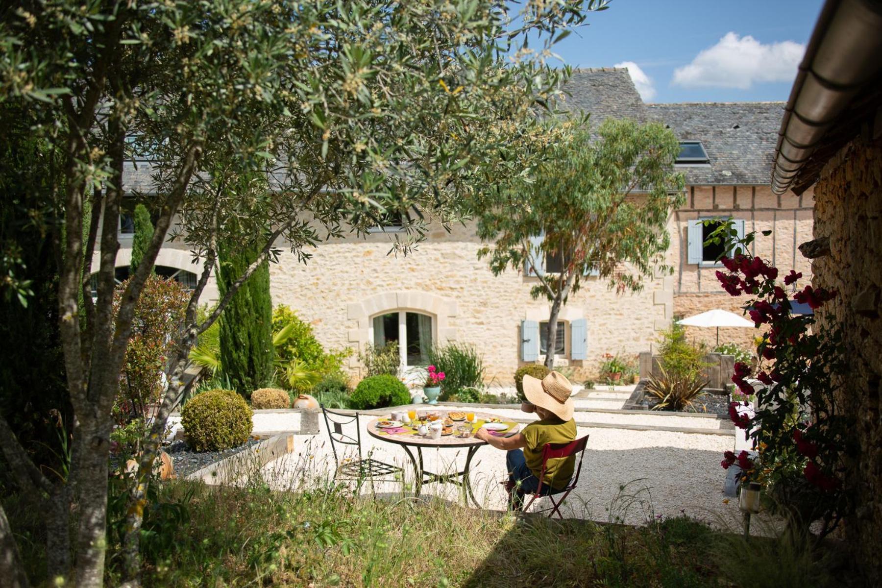 Maison D'Hotes La Maison De Leopold Terrasson 외부 사진