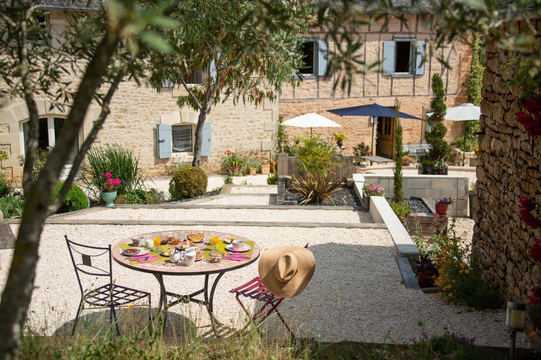 Maison D'Hotes La Maison De Leopold Terrasson 외부 사진